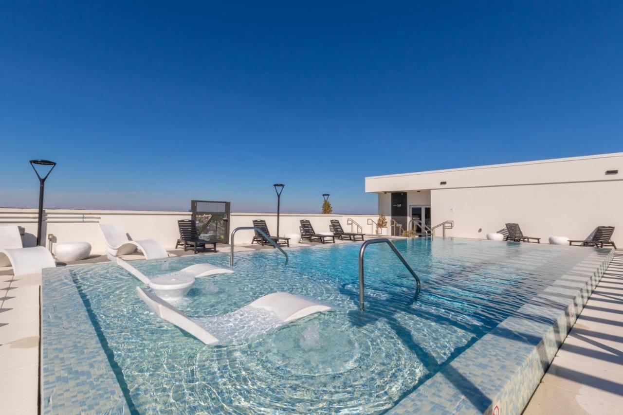 Elegant 4 Bedroom Luxury Condo With Rooftop Pool Next To The Hangout Gulf Shores Exterior photo